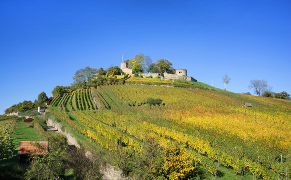 Burgruine Weibertreu im Herbst