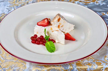 cream berries dessert