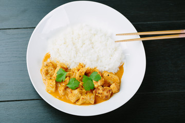 Spicy chicken curry with rice