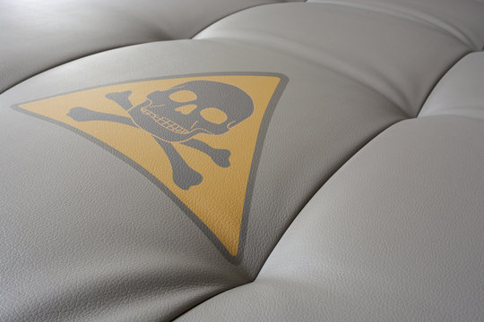 Achtung: Gifte in Polsterm&ouml;beln