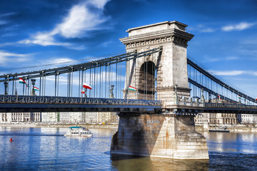 Obraz premium Famous Chain Bridge in Budapest, Hungary