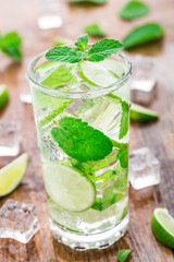 Cocktail with lime and mint
