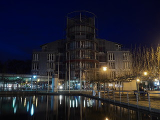 Rathaus Kaarst bei Nacht