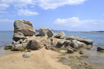 Fototapeta na wymiar Sardegna: Il Mare Tirreno e il granito