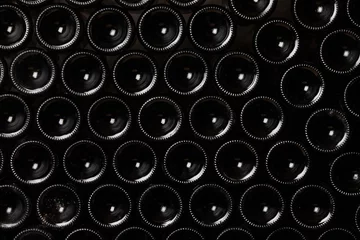 Gardinen Weinflaschen als Hintergrund © zlikovec