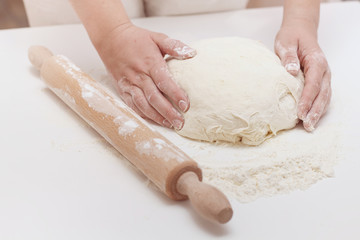  Kneading Dough
