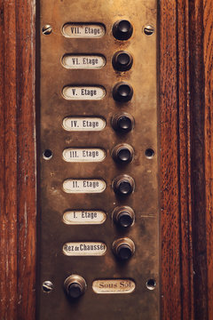 ascenseur ancien &eacute;tages
