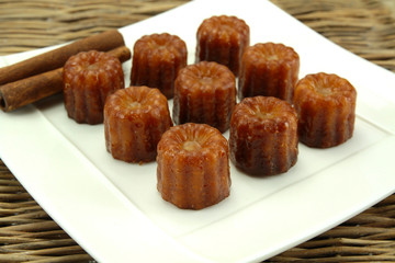 cannelés de bordeaux