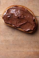 Brot mit Nougatcreme