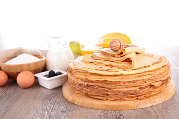 crepe and ingredient