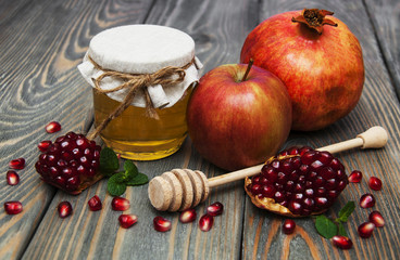 Obraz na płótnie Canvas honey apple and pomegranate