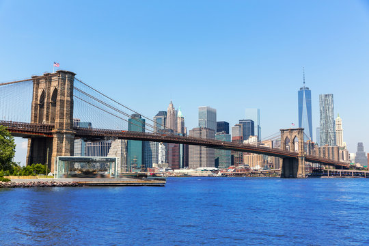 Fototapeta Brooklyn Bridge and Manhattan skyline New York