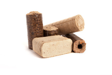 Holzbriketts, umweltfreundlicher Brennstoff aus Hartholz