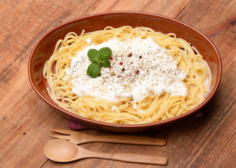 Fettuccine with ricotta cheese and pepper -