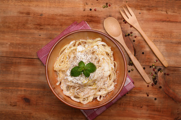 Fettuccine with ricotta cheese and pepper -