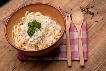 Fettuccine with ricotta cheese and pepper -