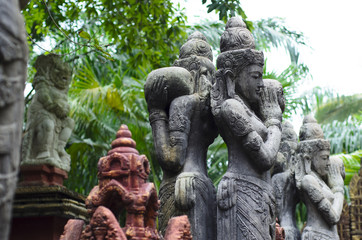 Fototapeta na wymiar Balinese religious statues in a sacred park