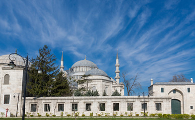 Fototapeta na wymiar Side view Suleymaniye Mosque and blue sky in Istanbul