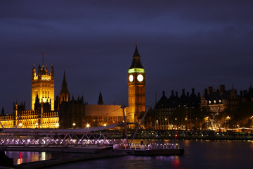 Fototapeta na wymiar View of London at night the Big Ben and the parliament