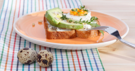sandwich with eggs