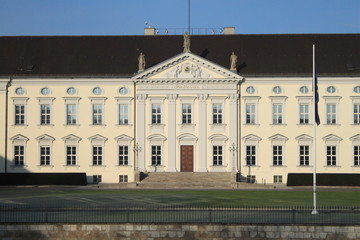Fototapeta na wymiar Schloss Bellevue in Berlin-Tiergarten
