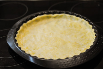 Preparation of pie with cottage cheese and feta and tomatoes