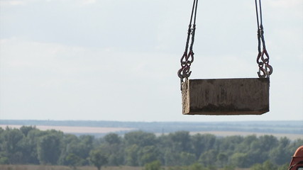 Working crane, bear pan 