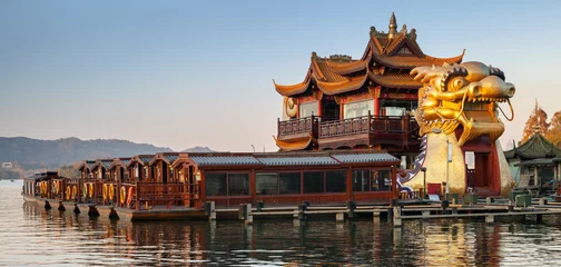 Selbstklebende Fototapeten Chinese wooden recreation boats and Dragon ship © evannovostro