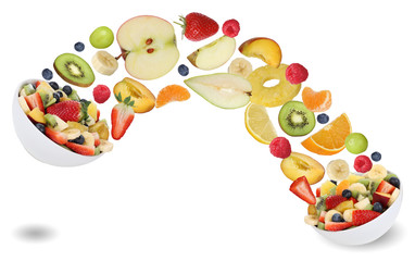 Gesundes Essen Frucht Salat mit Früchte wie Orange, Apfel, Bana