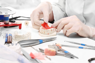Ortodonta , pracownia ortodontyczna, pracownia protetyczna