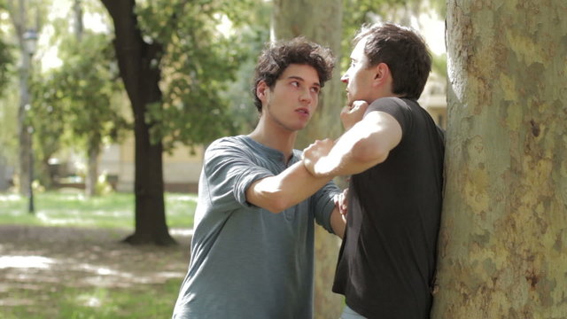 Friends fight ( argue )
