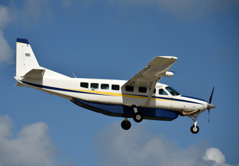 Fototapeta na wymiar Turboprop airplane landing