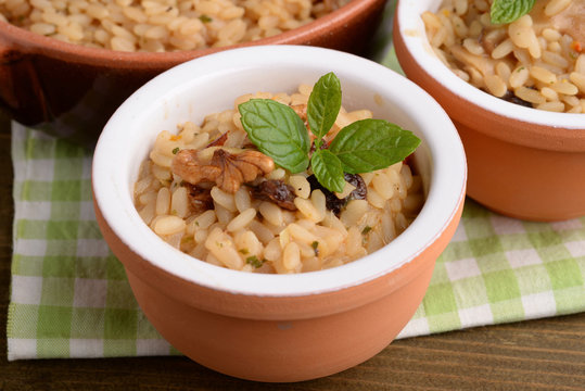 RISOTTO WITH MUSHROOMS AND WALNUTS