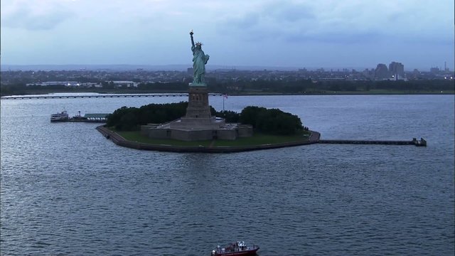 New York Statue Liberty Ocean