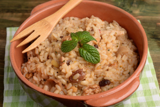 RISOTTO WITH MUSHROOMS AND WALNUTS