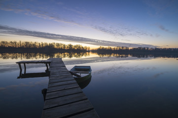 Przystań rzeczna w zimowej scenerii © Mike Mareen