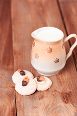 Almond cookies with milk