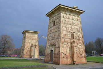 Fototapeta na wymiar Egyptian gate in Pushkin (Tsarskoye Selo).