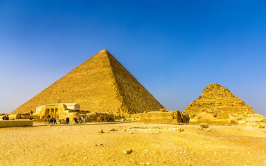 Fototapeta na wymiar The Great Pyramid of Giza and smaller Pyramid of Henutsen (G1C)