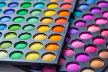 Makeup brushes and make-up eye shadows