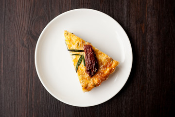 quiche with salmon and sun-dried tomatoes
