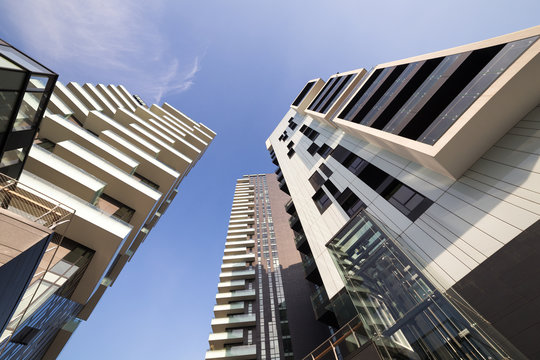Grattacielo e palazzi a Milano zona nuova