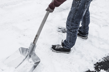 Schnee schaufeln