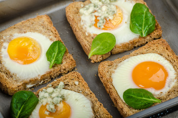Baked Bull's-Eye Eggs