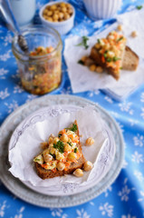 Sandwich with carrots, cheese and chickpeas