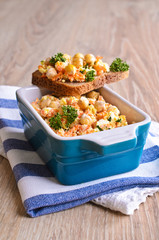 Sandwich with carrots, cheese and chickpeas