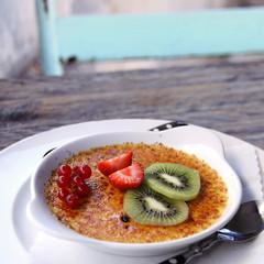 crème brûlée im bistro