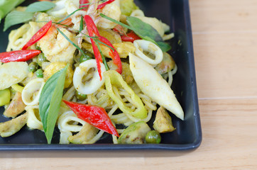 Spaghetti and Seafood Green Curry Sauce