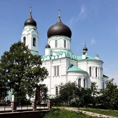 Fototapeta na wymiar White Church in Lomonosov