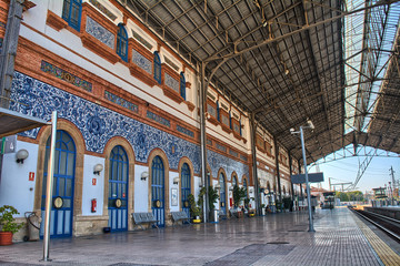 Fototapeta premium Platform inside a train station
